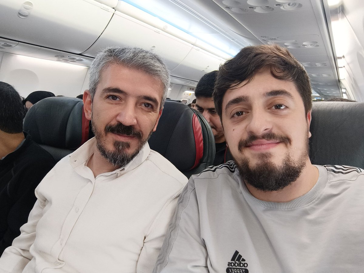 İyilik için sefere çık...
Afrika'nın en yoksul ülkelerinden olan Brundi'ye "Seferi"miz kameraman kardeşim <a href="/HuseyinAvci_21/">Hüseyin AVCI</a>  ile birlikte başladı. Umut Kervanı Vakfının <a href="/umutkervanivkf/">Umut Kervanı Vakfı</a> Brundi'de yaptığı yardım çalışmalarını kayda alıp ekranlara taşıyacağız inşallah.
<a href="/RehberOnline/">REHBER TV</a>