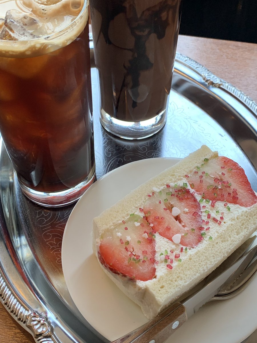 📍광주 후르츠커피
과일산도가 맛있다(/ ᵒ̴̵̶̷౩ᵒ̴̵̶̷ )/