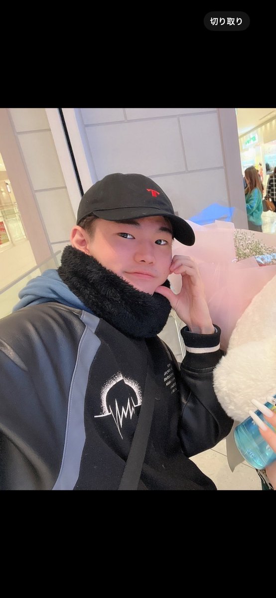 osakakids_Kento's tweet photo. 今週は今日と木曜日に出勤します！

来年にはもう成人式なんで、袴着ようかスーツで行こうかもう悩んでます✌️
どしよっかな https://t.co/7cNqpot3YY