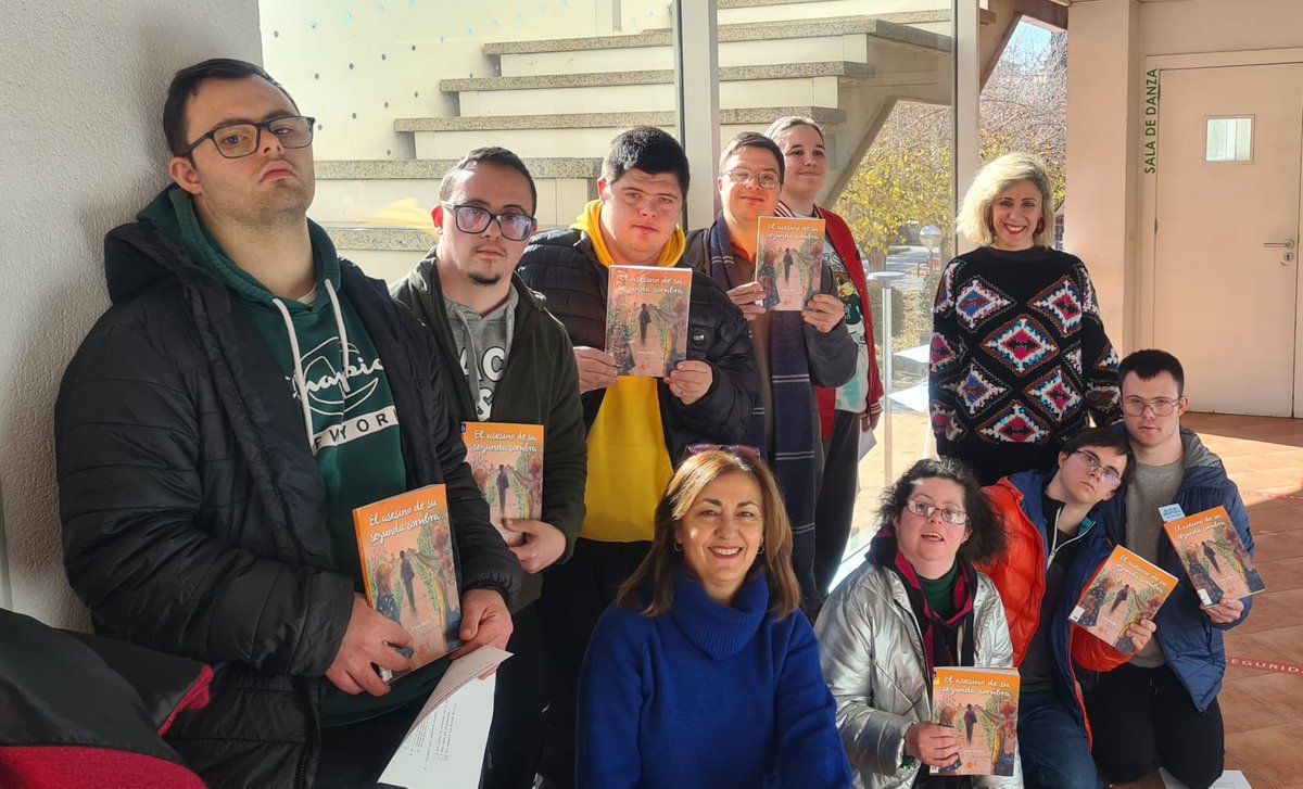 Año nuevo, lectura nueva. Comenzamos el 2025 con 𝓔𝓵 𝓪𝓼𝓮𝓼𝓲𝓷𝓸 𝓭𝓮 𝓼𝓾 𝓼𝓮𝓰𝓾𝓷𝓭𝓪 𝓼𝓸𝓶𝓫𝓻𝓪 de Jesús Ballaz escrito en #lecturafácil. Esperamos que disfruten  esta historia tanto como la anterior.

<a href="/RMBM17/">RMBM</a> 
<a href="/ASSIDOMURCIA/">ASSIDO</a> 
#lecturasrecomendadas