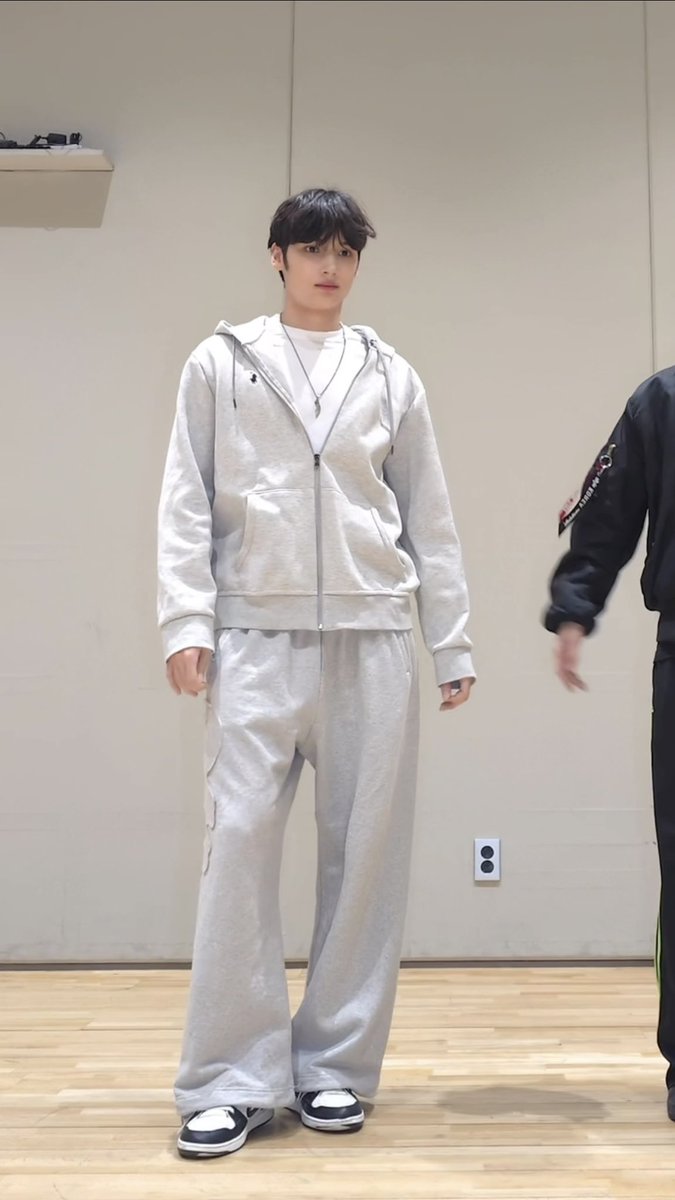 no thoughts behind those eyes