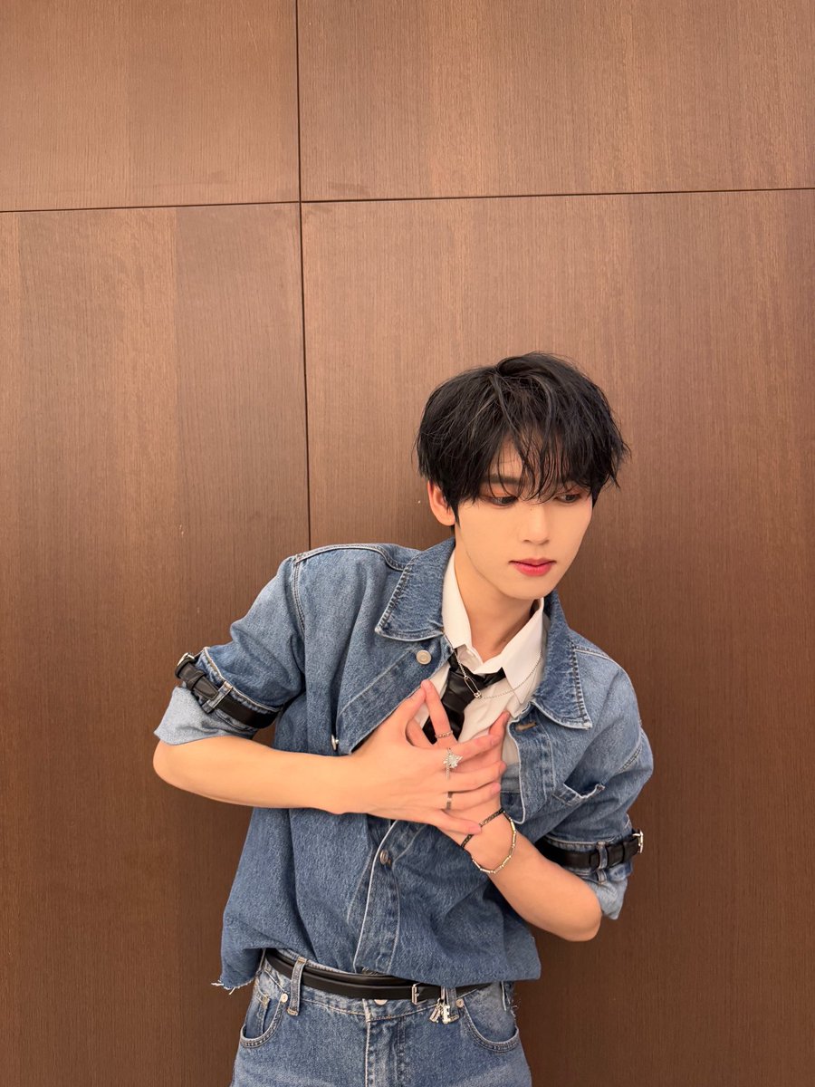 َ (@roraleem) on Twitter photo 