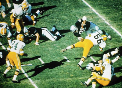 BSG_1881's tweet image. Happy 57th anniversary to the #Packers second Super Bowl win!

The Packers defeated the Oakland Raiders 33-14, with a strong defensive showing. Herb Adderley sealed the game with a 60 yard pick-six, making this the second consecutive Super Bowl win for the Pack!

#NFLHistory #BSG