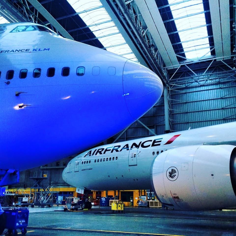 airplusnews's tweet photo. 🇫🇷 C’était il y a 9 ans déjà. Vol hommage pour le tout dernier Boeing 747 d’Air France, mémorable ! 

Un moment de joie, d'émotion, et de beaux souvenirs ! https://t.co/at4yVr2cJz