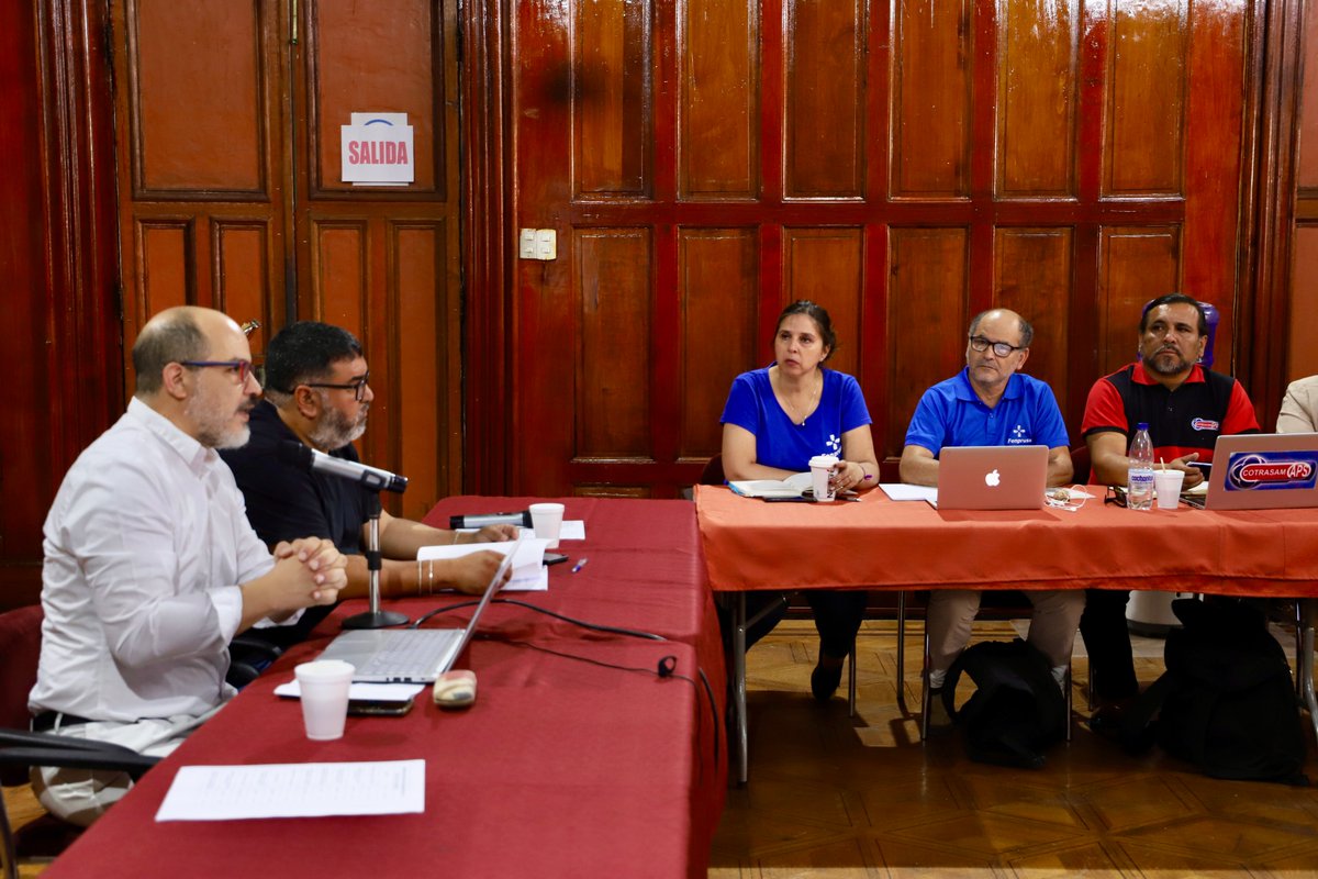 Fenpruss's tweet photo. #SectorPúblico 🔵 Fenpruss participa en reunión de la Secretaría del Sector Público de la @Cutchile,  en la cual se hace una evaluación de la última negociación con el gobierno y se abordan distintas problemáticas contingentes. 👇 https://t.co/EUPggiriy4