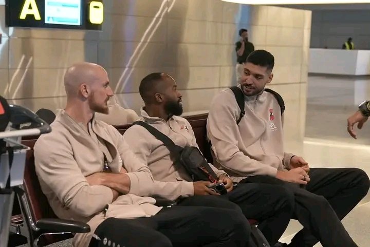 ahlyhallgames's tweet photo. المارد في الدوحة🔴🛬

.وصول بعثة الماسترز الي العاصمة القطرية الدوحة لخوض منافسات البطولة العربية🏐🦅🔥

#يلا_يا_أهلي 

#معاك_يا_اهلي https://t.co/zlioygzFyw
