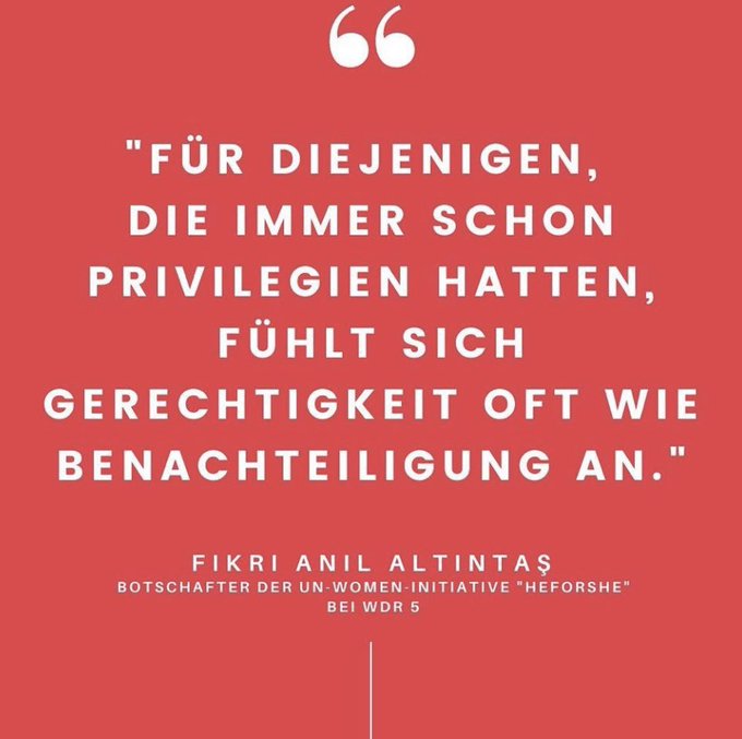 AMazzeppa's tweet photo. @ulfposh @Die_Gruenen #UlfPosch, des Kleinbürgers ängstliche Seele!
Soziale Gerechtigkeit und gesellschaftliche Solidarität als linkes Übel zu bezeichnen, bedeutet, daß sie selbst am rechten Rand noch herunterfallen würden. https://t.co/DudIgfVGsB