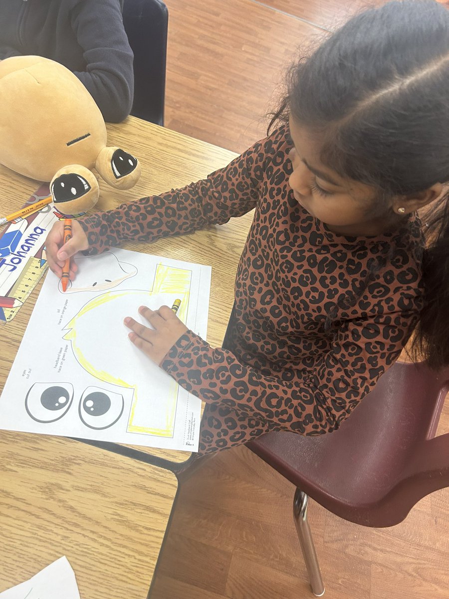 Some fun art and math activities for #DPRubberDuckyDay. We learned how to count ducks and we read stories about duckies lost at sea! We also learned that scientists used the lost duckies to map how the ocean moves! #vaniervikings