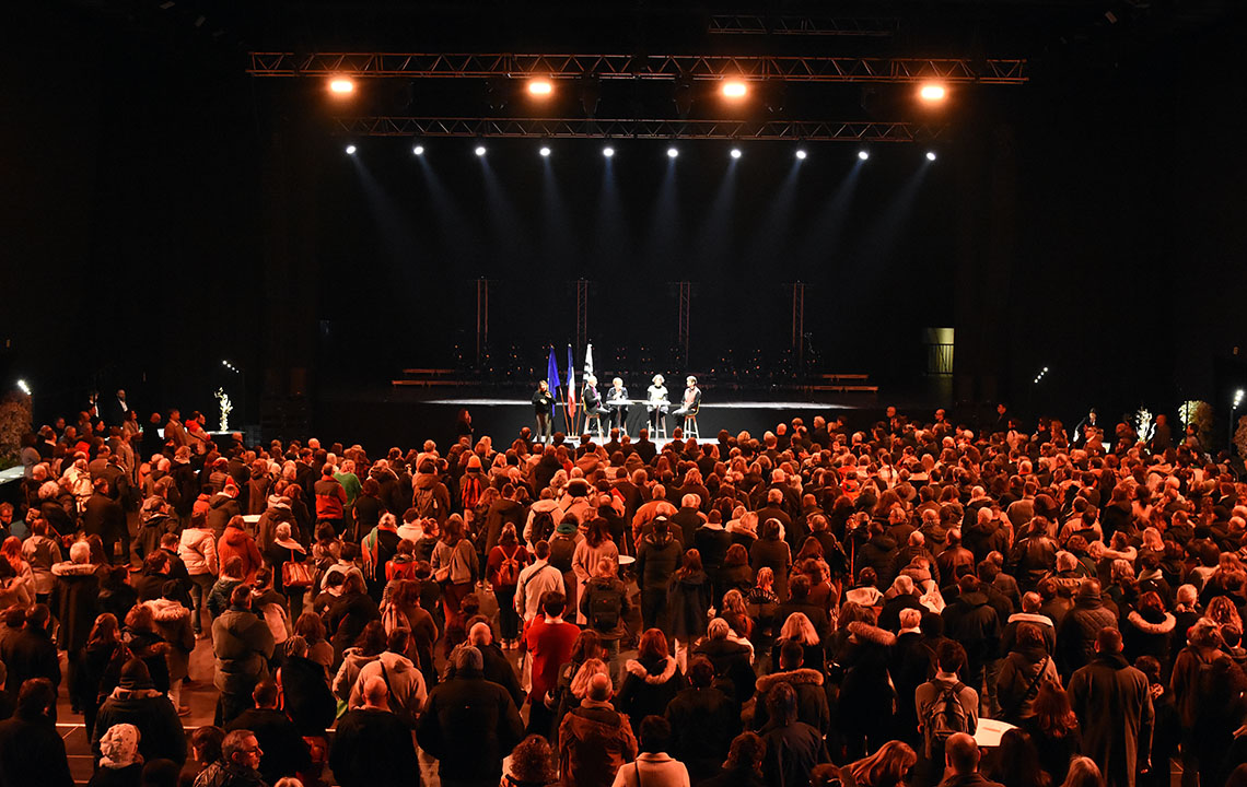 Bonne année aux agents de notre collectivité, qui sont les chevilles ouvrières de nos services publics. Accès aux droits, entretien des rues, des espaces verts, accueil des enfants… Une formidable mobilisation pour prendre soin de #Rennes et de ses habitants.
