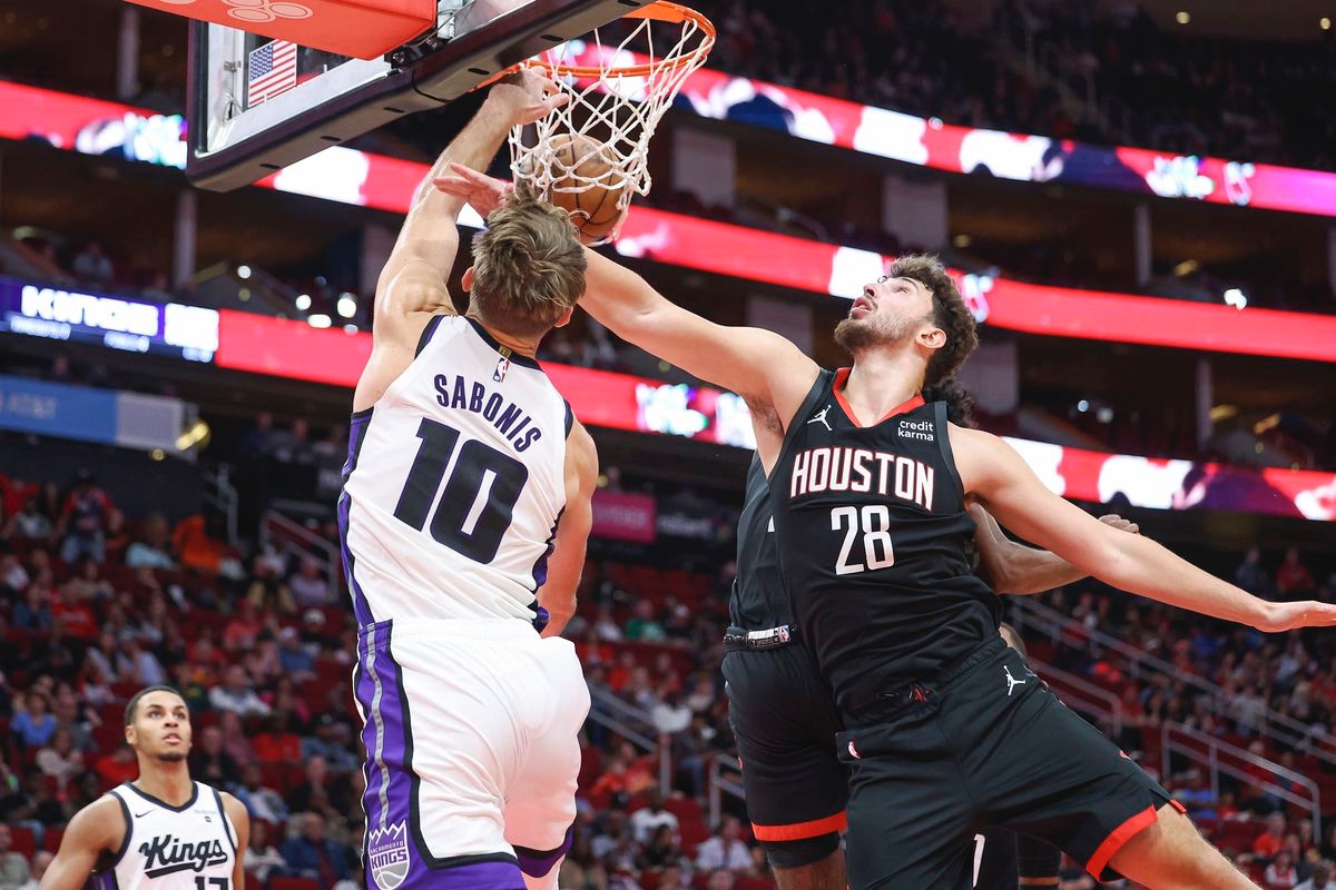 🚨KINGS VS ROCKETS TICKET GIVEAWAY🚨

To enter you must:

✅Follow me
✅Retweet this tweet

I will pick a random follower that retweeted this tweet tomorrow!