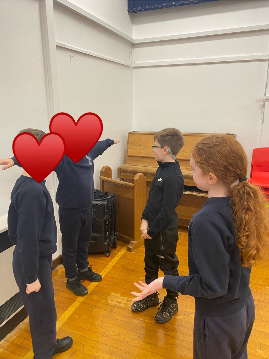 Acting out Bible stories involving Mary.
#StmarysradcliffeRE