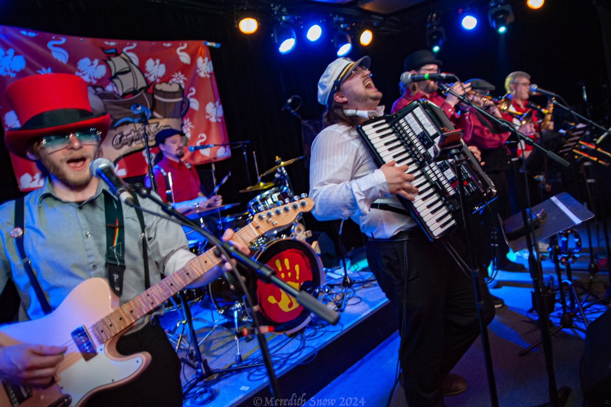 buffaBLOG (@buffablog) on Twitter photo On Tuesdays, we preview three Buffalo show recommendations for your radar for the following week. This week, our picks include Captain Tom & The Hooligans, <a href="/Rubblebucket/">rubblebucket</a> and @sheptreasure
buffablog.com/must-see-shows… On Tuesdays, we preview three Buffalo show recommendations for your radar for the following week. This week, our picks include Captain Tom & The Hooligans, <a href="/Rubblebucket/">rubblebucket</a> and @sheptreasure
buffablog.com/must-see-shows…