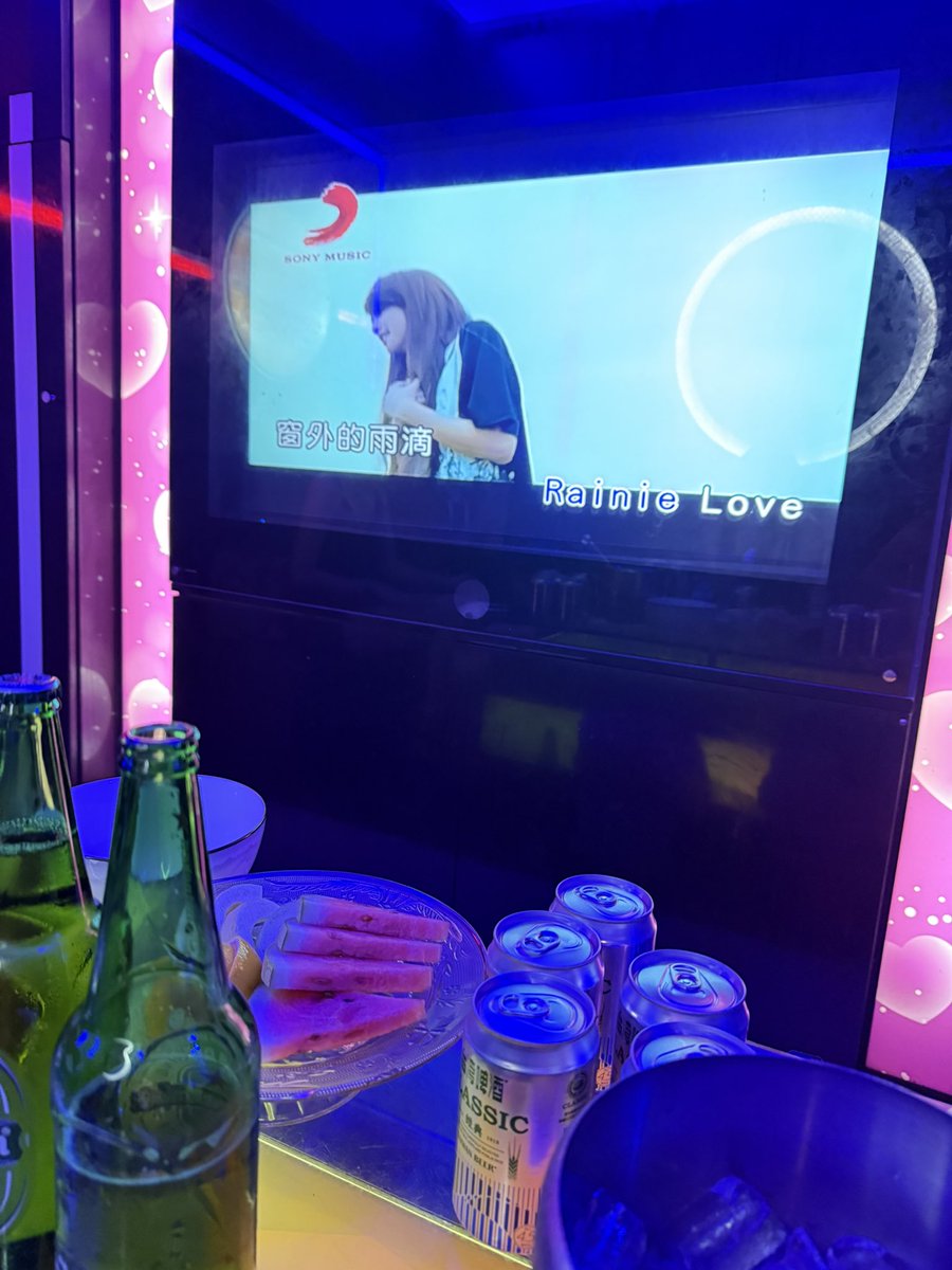 唱歌喝酒解解悶