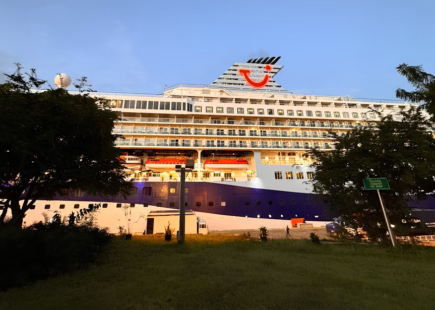 LaRomanaPorts's tweet photo. #MarellaExplorer2 cruise ship🚢 has arrived Home! Let's make a splash and have a blast, guests & crew! Enjoy your day ashore in #LaRomana!☀🌴
#laromanacruiseterminal #cruise #caribbeancruise #laromana #bayahibe #caribbean #GoDomRep https://t.co/j3OpASnHE5