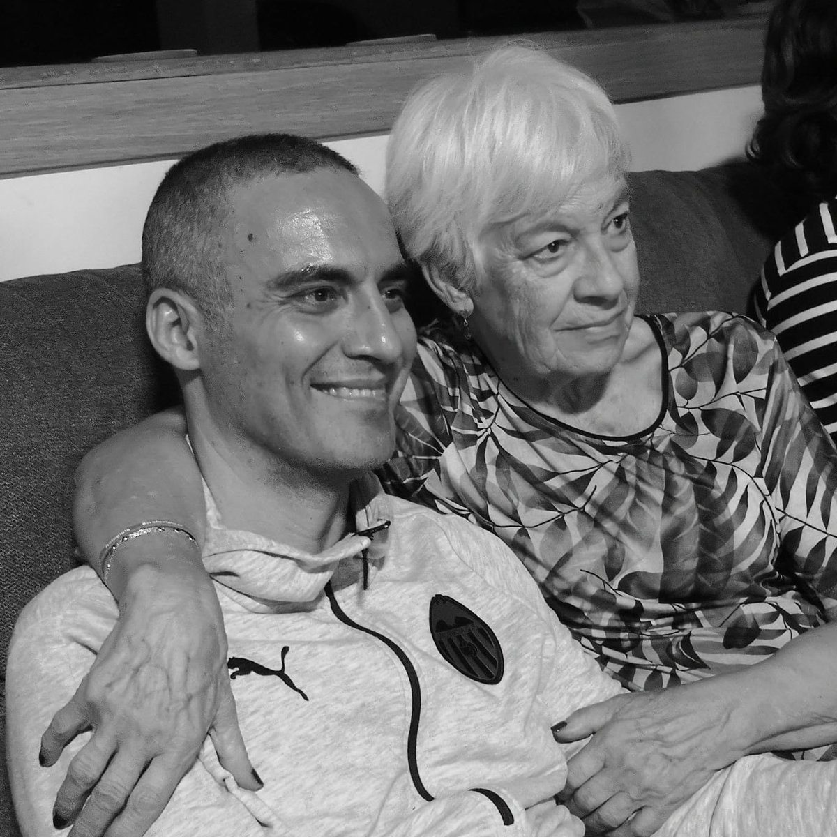 𝗖𝗶𝗯𝗲𝗿𝗰𝗵𝗲 tweet media