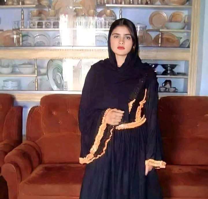 میرا پہلا اور آخری پیار 
صرف اور صرف 
عمران احمد خان نیازی
میرا پھلا اور آخری عشق 
عمران احمد خان نیازی 
میرا پہلا اور آخری جنون 
صرف اور صرف 
عمران احمد خان نیازی