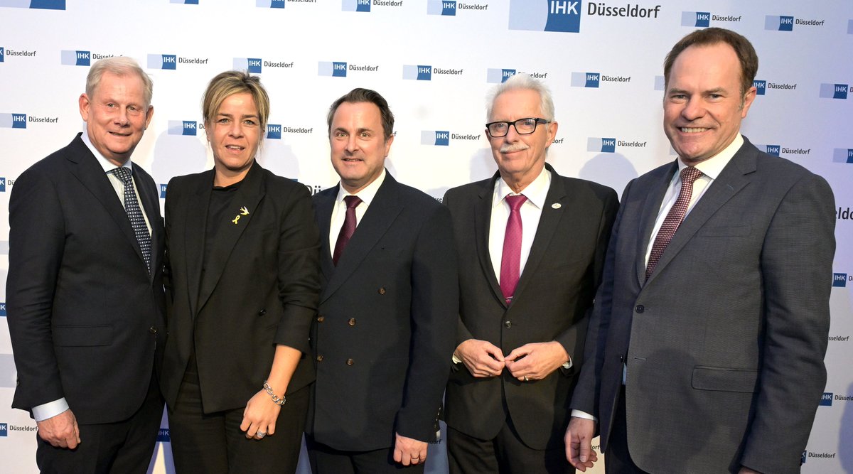 Ein rundum gelungener Jahresempfang! 🎉

Vielen Dank an alle Gäste, die diesen Abend mit spannenden Gesprächen &amp; bereicherndem Austausch so besonders gemacht haben – sowohl im Publikum als auch auf der Bühne! 🤝

Fotos: Maike Schrömbgens, Melanie Zanin, Wilfried Meyer