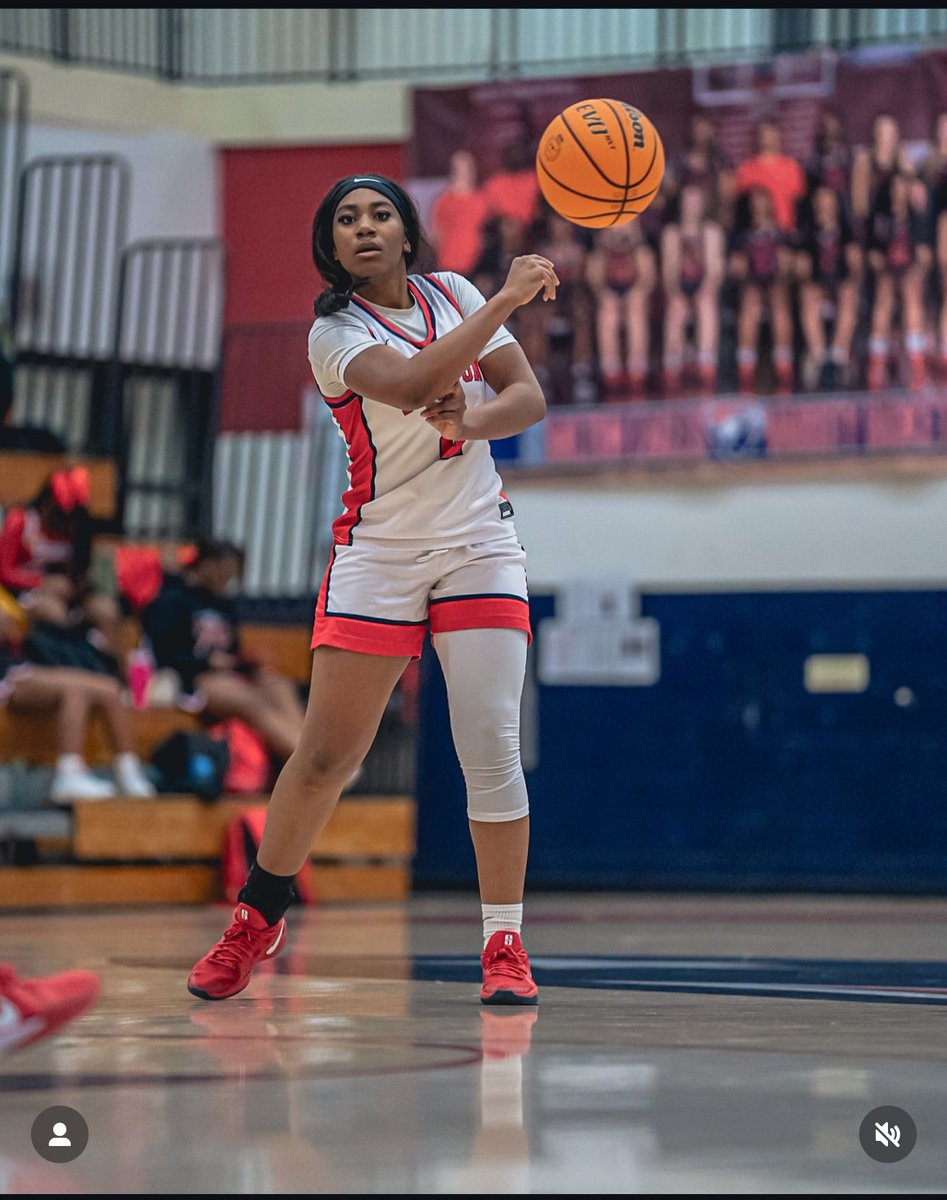 College coaches I have a True PG #2 unsigned senior <a href="/Londynw25/">londyn walker</a> that’s looking for a home trust me she is a hidden gem that will impact on both sides of the floor! Avg 19, 6asts, 5rebs, 3stls game against the best national &amp; state tap in with me asap‼️