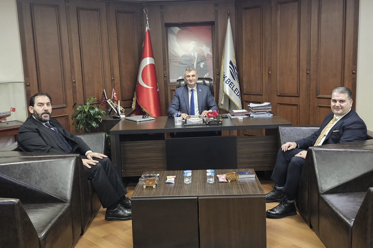 Türkiye Kent Konseyleri Birliği Dönem Başkanı olarak, Genel Sekreterimiz Fatih Bayram ile birlikte Gölcük Belediye Başkanı ve UCLG-MEWA Sayman Vekili Ali Yıldırım Sezer’i ziyaret ettik. Başkanımızla, ulusal ölçekteki çalışmalarımız ve kent konseyleriyle ilgili son derece verimli