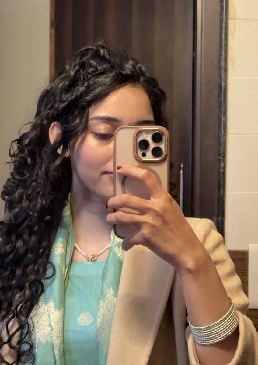 Almost 3.5yrs baad aaj wedding attend karne ja rahi, wish me luck🤞
