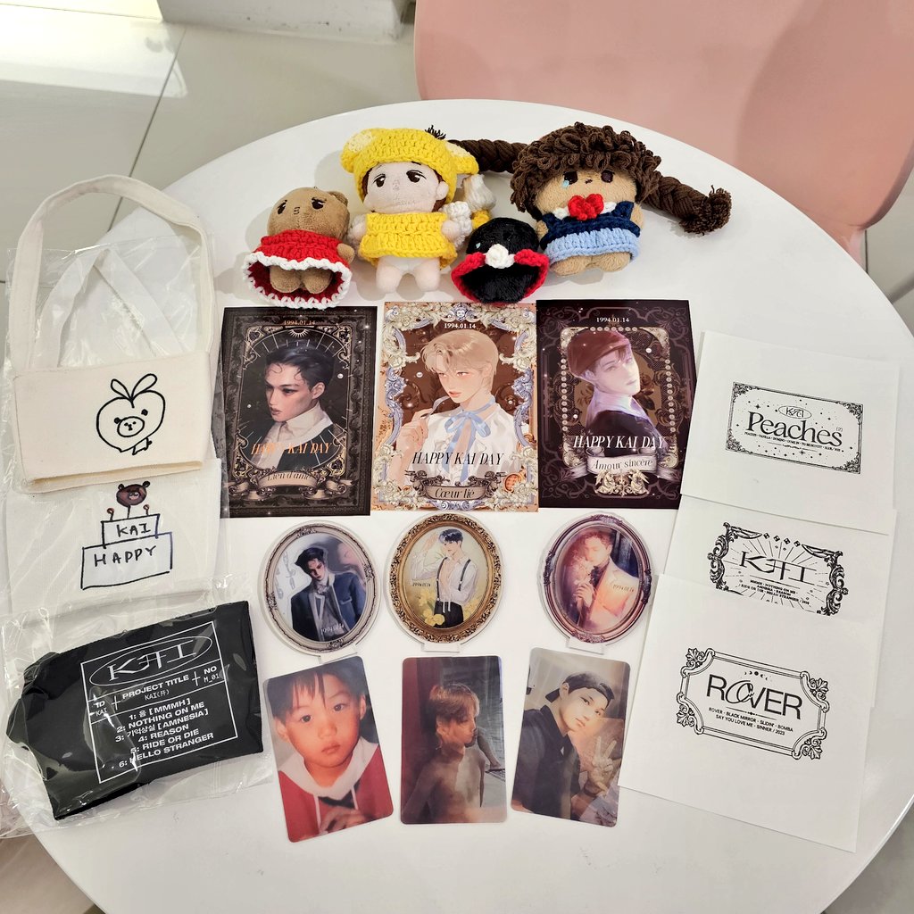 mimongnimong's tweet photo. 진짜 풍선도 너무 귀여움🥹
도장도 보자마자 신중하게 찍어서 잘 찍었지😆💛
특전이 진짜 예쁘고, 렌티큘러는 귀엽고, 심지어 내가 좋아하는 드링크백 실용성도 좋지🥹
@HAPPYKAIDAY2025 
#사랑하는_종인아_생일축하해
#HappyKAIDay 
#HappyBirthday_KIMKAI
#해피카이데이_곧_다시만나 https://t.co/rWzOidiBj3