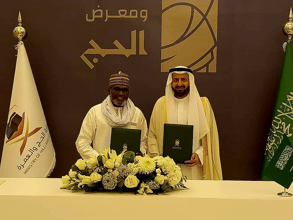 Les préparatifs du #Hadj2025 dans de bonnes voies  avec la signature d'une convention entre le commissaire au hadj et la Oumra (COHO) du #Niger, Cheick Ben Salah et le Ministre saoudien du #hadj
iciniger.com/le-commissaire…