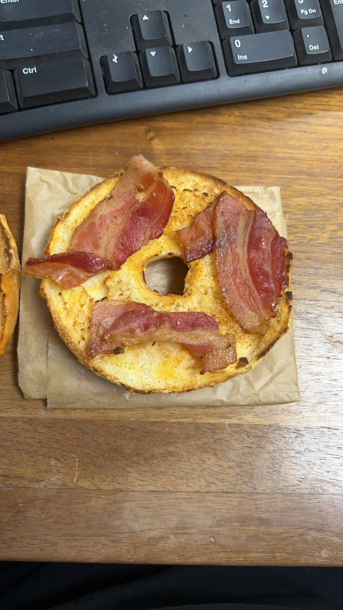KaytyS4C's tweet photo. apparently this is double bacon at @TimHortons  … do better Tim’s do better … dryest bagel of life specially since I paid extra 🤮#timhortons #dobetter https://t.co/xZcyGE9TBh