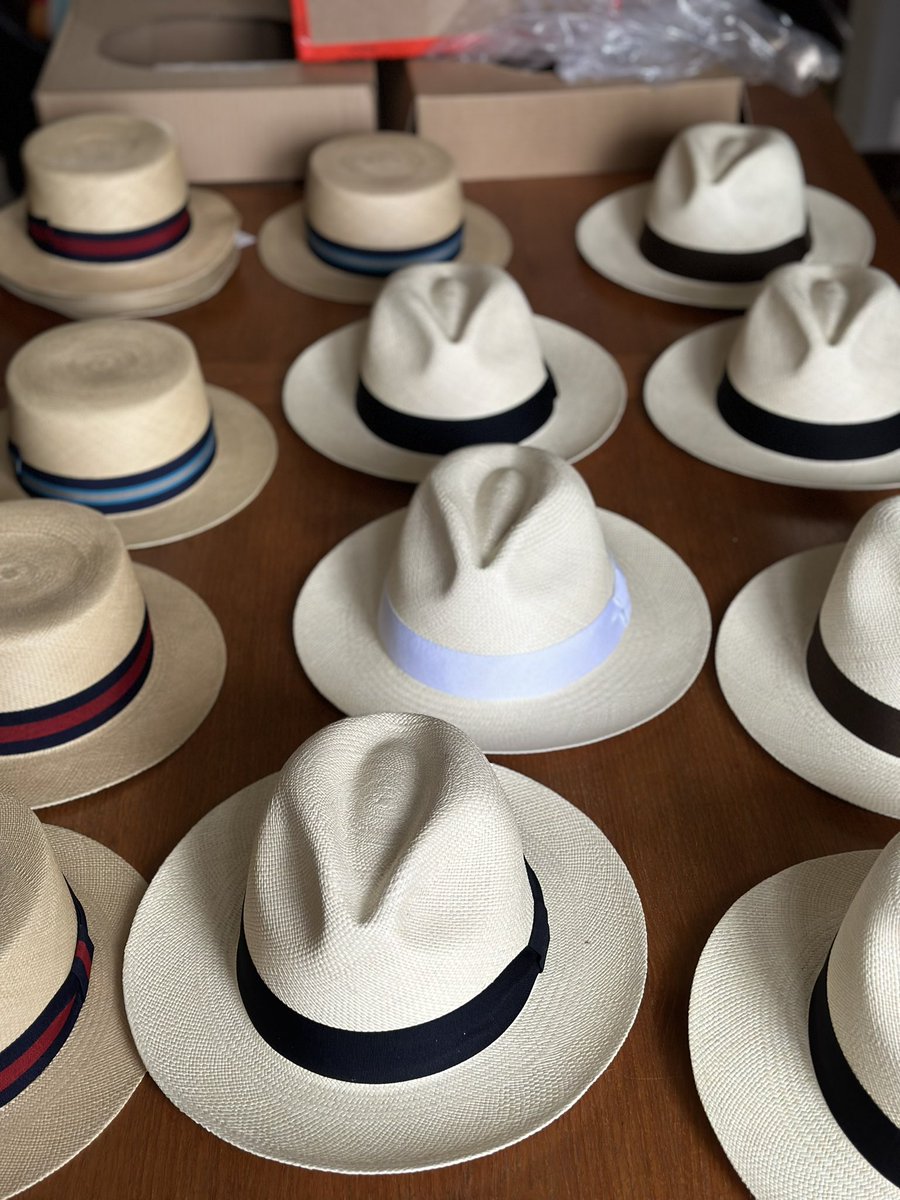 defustel's tweet photo. Nos chapeaux
Hand made de l’equateur
#abidjan
#defustel
#panama
#ecuador🇪🇨 https://t.co/HgLyEFG4sy