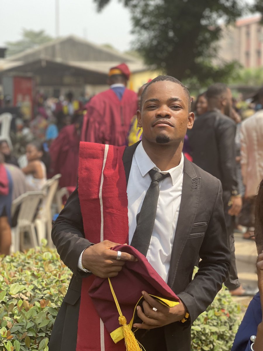 darkspawnofleo's tweet photo. On this day......
Started from ‘what’s the deadline again?’ to ‘finally done! 😅🎓 #GraduatedLife https://t.co/G1HF9zoI27