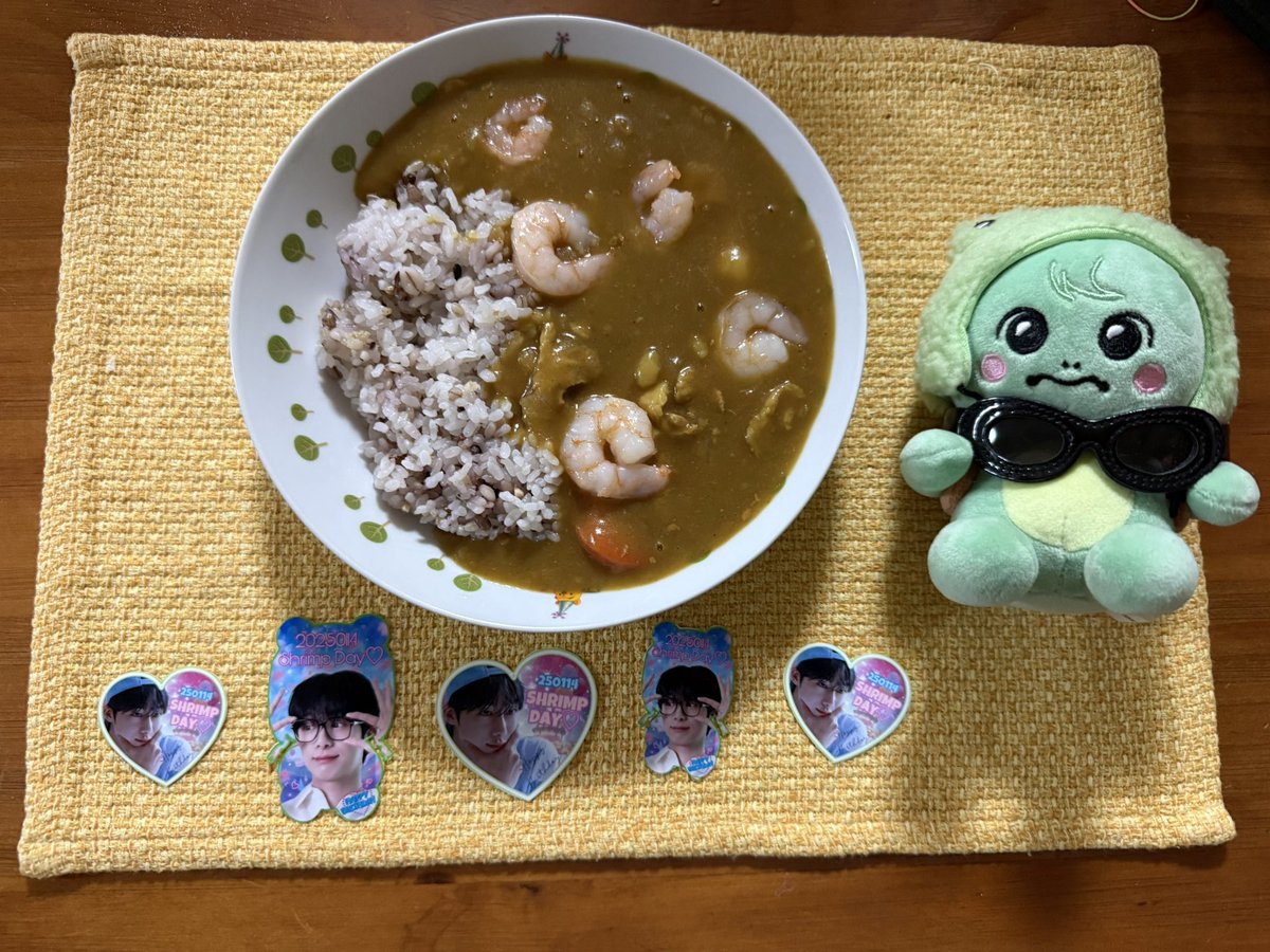 20250114🦐　　

14回目のエビの日
今日はカレーにエビをトッピング
だいぶゴールが近づいて来たかな…
風邪などひかずに頑張っていますか？

<a href="/luvhw115/">마미♡luv_hw</a>さんありがとう
#毎月14日はエビの日
#Always_be_with_형원
#형원이가_벌써_또_보고싶은데_어쩌지
#MONSTA_X #형원 #HYUNGWON