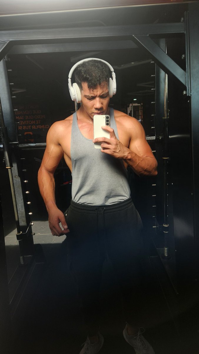 jesus_apdfit's tweet photo. #gym #fitness #bucaramanga

¿Gym comercial o Gym de barrio? https://t.co/mzQXlde6Zc