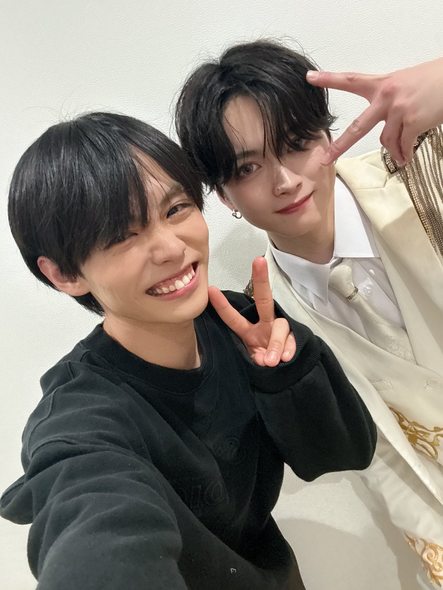 本日もありがとうございました✨

ボーカルコラボ無事に歌えました
ホッとして今は🫠こんな感じ

とても緊張しましたが、気持ちよく歌えて個人的には楽しい時間をおくれました！歌もさらに頑張ります

そして、最後にリョウガくんとお写真撮れました👍また必ずどこかで

今日もお疲れ様！おやすみ