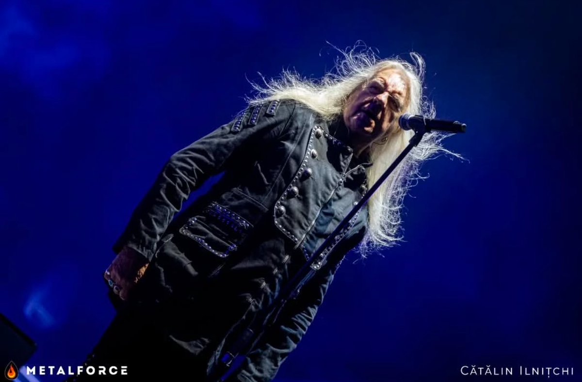 SaxonOfficial's tweet image. Please join us in wishing our friend and brother, Biff Byford, a very Happy Birthday!

Happy Birthday Biff!
Saxon and crew!

#biffbyford #happybirthday #themightysaxon #putanothercandleonmybirthday🎂