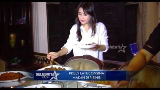 <a href="/tanyarlfes/">Tanyarlfes</a> prilly latuconsina makan di piring