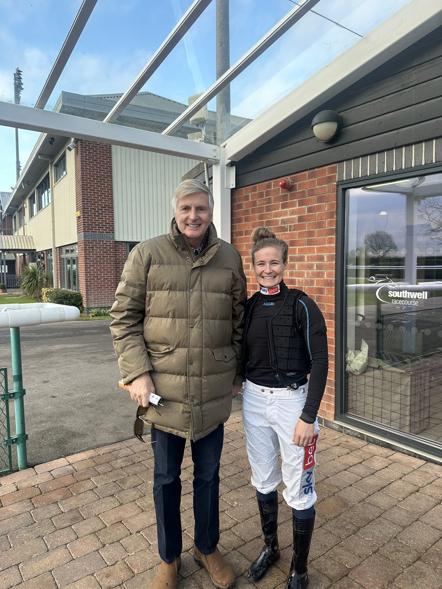 jomason90's tweet photo. You never know who you’re going to bump in to 🤷🏼♀️…….
🕵🏼♀️Micheal Dickinson
Spent 5 weeks working for him in America 🇺🇸 quite a few years back.
#legend #tapeta https://t.co/v2nhSybLwB