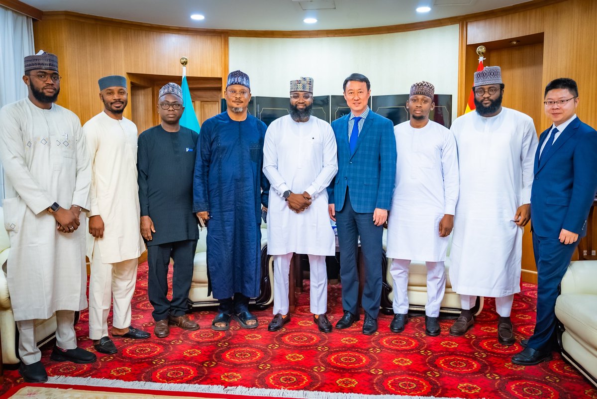 KSHalilu's tweet image. Collaboration is the key to #InfinitePossibilities — a principle I reaffirmed during my visit to H.E. Ambassador @YDunhai at the Chinese Embassy.

Guided by President @officialABAT’s vision for sustainable industrialization, our discussions explored @NASENIHQ’s initiatives in…