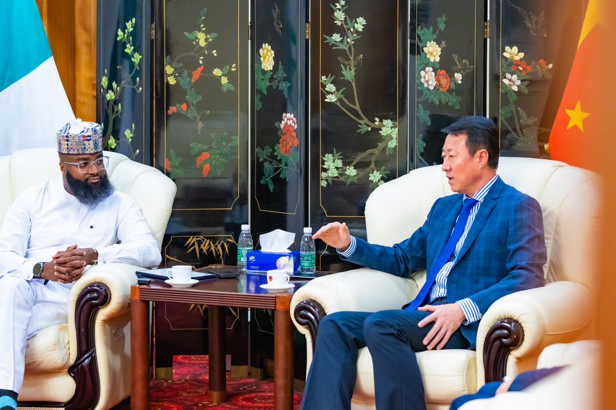 KSHalilu's tweet image. Collaboration is the key to #InfinitePossibilities — a principle I reaffirmed during my visit to H.E. Ambassador @YDunhai at the Chinese Embassy.

Guided by President @officialABAT’s vision for sustainable industrialization, our discussions explored @NASENIHQ’s initiatives in…