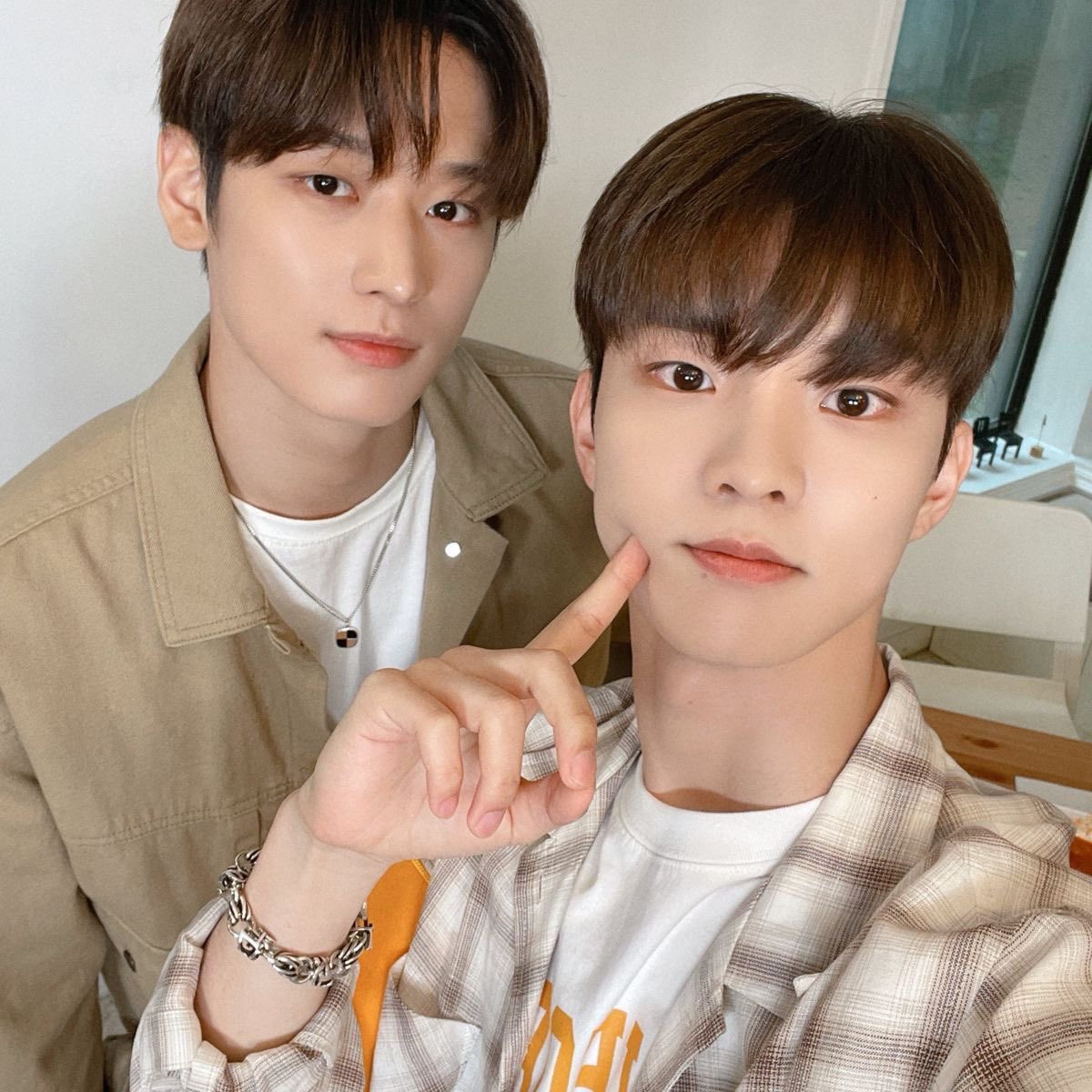 ㅤㅤㅤ

       happy  birthday  lee  juyeon  rps  &amp;  rl!
       wish  you  all  the  best,  semoga  juyo
       hyung panjang umur, sukses sebagai
       idol  yang  cakep  dan  terkenal, serta
       sehat dan selalu!

       warmly,
       Zane &amp; Jemillie <3

ㅤㅤ