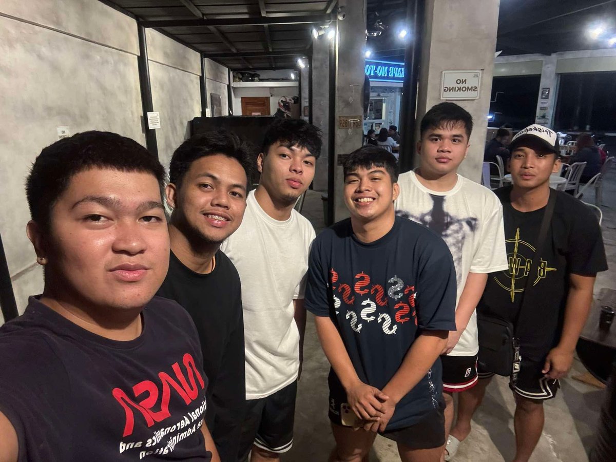 яαffу tweet media