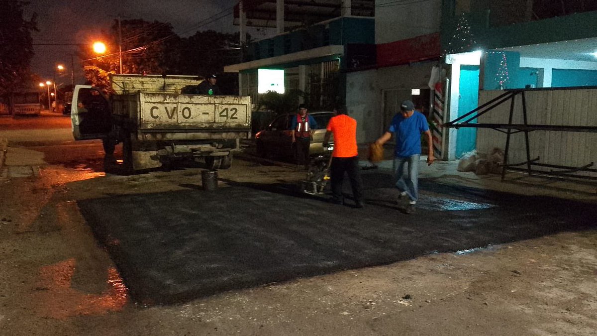collimas's tweet photo. @DiariodeYucatan La calle fue bacheada ayer, después que JAPAY reparó la fuga https://t.co/l3PvINBenx