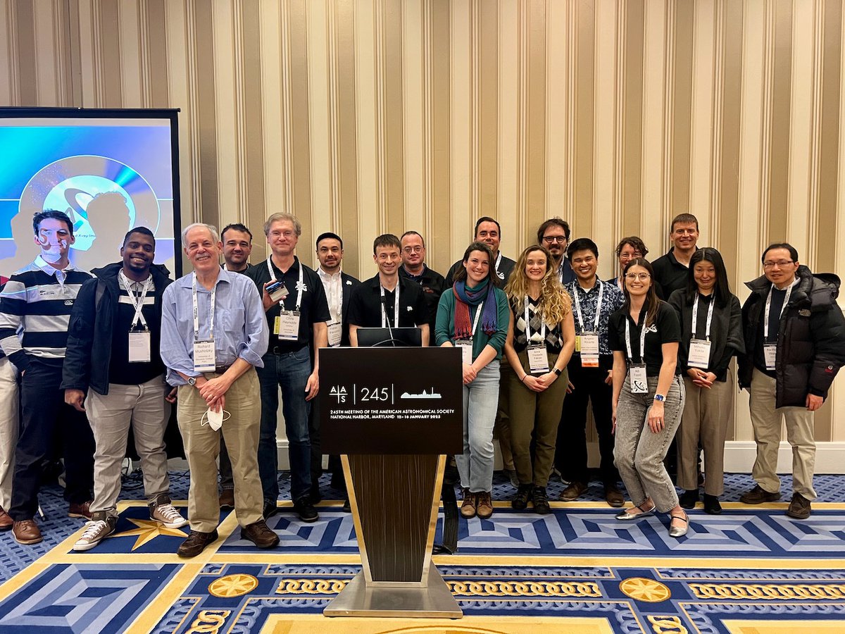 Group photo of our AXIS science team during our session yesterday at #AAS245  😊 

You can catch the whole session on our AXIS YouTube channel: youtube.com/channel/UCm7fE…

#AXISTheXrayUniverse