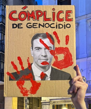 PALESTINA | Concentración en #Madrid ante el @WiZinkCenter contra el blanqueamiento del #GenocidioPalestino en el deporte <a href="/desdelamoncloa/">La Moncloa</a>

#StopSportWashing
<a href="/RMBaloncesto/">Real Madrid Basket</a> @MaccabiTLVB
#EuroLeague

#PalestinaLibre
#BoicotIsrael #BoicotMaccabi
<a href="/BDSMadrid/">BDS Madrid 🇵🇸</a>