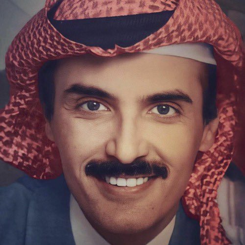 نادر الكلمه سمو الامير بدر بن عبدالمحسن آل سعود  .
رحل وكلماته بيننا .

لو تقابلنا بعد طول الغياب 
ضمني مافيني حيل اعاتبك 

#بدر_بن_عبدالمحسن