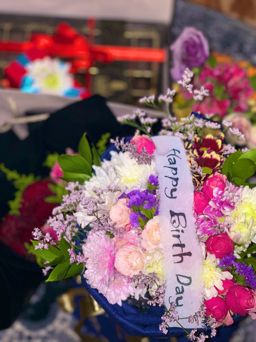 يا سروُري ويا دِفا هالقلب 
   ونوُره وظله ..❤️❤️❤️❤️❤️❤️