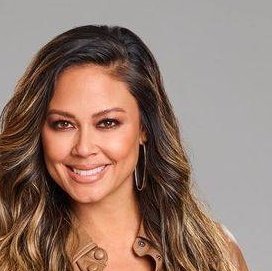 shannon_hausen's tweet photo. Vanessa deserves the world and to have her show back I hope she knows we're #RightThereWithYa #SaveNCISHawaii #NCISHawaii https://t.co/s66pkjTOus
