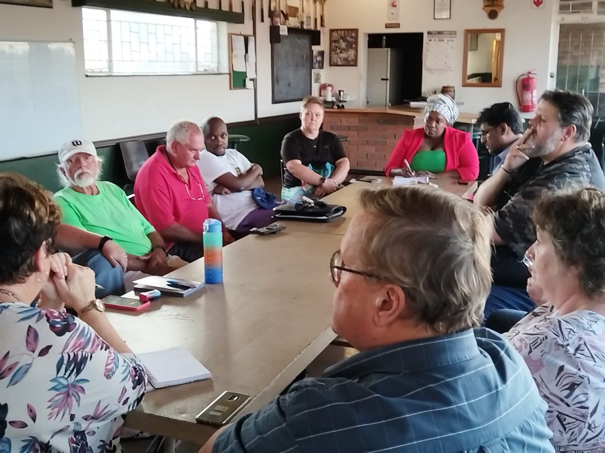 kholofeloMorodi's tweet photo. 🛠️ #Ward66 Action Plan: I toured Valhalla's dilapidated buildings, parks &amp; tennis courts. Community  is energized by our plans for improvement! 🚀 We're rolling out a street-by-street cleaning program to rejuvenate our neighborhood. Collaboration between CPF &amp; TMPD @CityTshwane https://t.co/hHraz39bI5