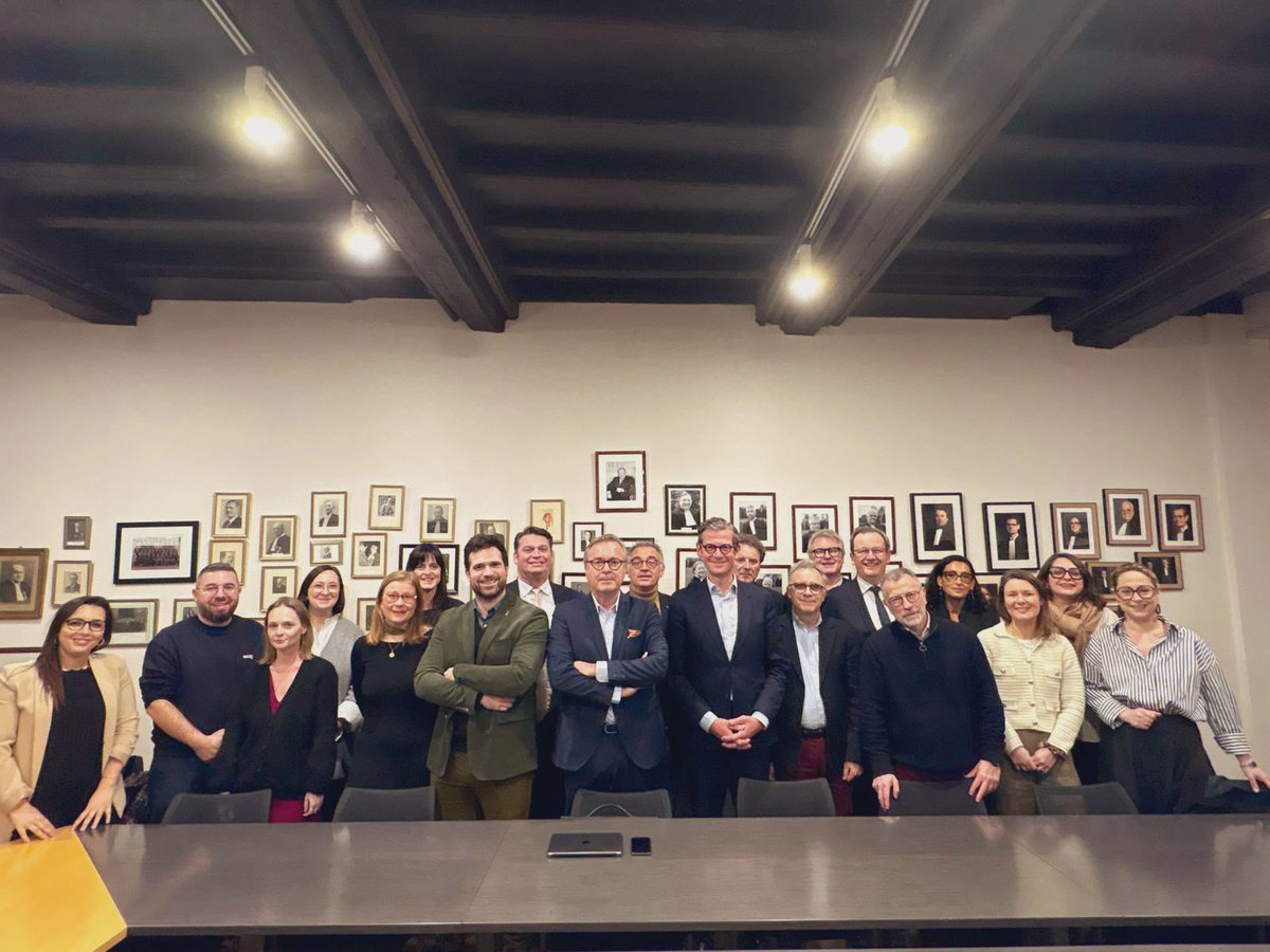 Le premier Conseil de l’Ordre du Barreau de Douai de l’année 2025 s’est tenu aujourd’hui. Un moment important pour se répartir les délégations en soutien au Bâtonnier et préparer l’année à venir au service des confrères.
Bon courage aux MCO et merci pour votre dévouement !