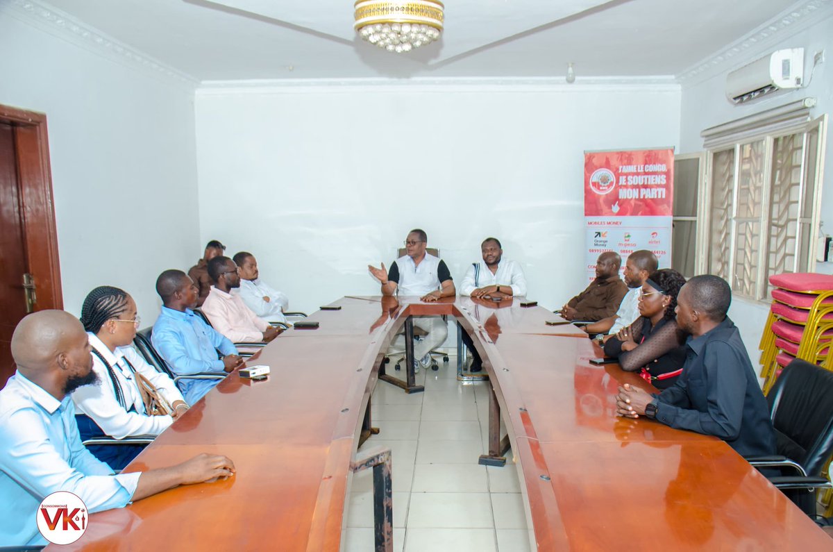 Gaborian Mboma kumeza (@gaborienm) on Twitter photo Au nom de l' <a href="/uncrdc/">UNC_RDC Officiel</a> ville de Kinshasa,je tiens à remercier le DGA Muyumba pour ce don de 100 chaises à l'interfédération.
c'est ce qu'on appelle "aider son parti à tenir des réunions sans difficultés".Merci à l'inspecteur Mutshi et au Président <a href="/JolMongu2/">Prés. Joël MONGU</a> pour la disponibilité. Au nom de l' <a href="/uncrdc/">UNC_RDC Officiel</a> ville de Kinshasa,je tiens à remercier le DGA Muyumba pour ce don de 100 chaises à l'interfédération.
c'est ce qu'on appelle "aider son parti à tenir des réunions sans difficultés".Merci à l'inspecteur Mutshi et au Président <a href="/JolMongu2/">Prés. Joël MONGU</a> pour la disponibilité.