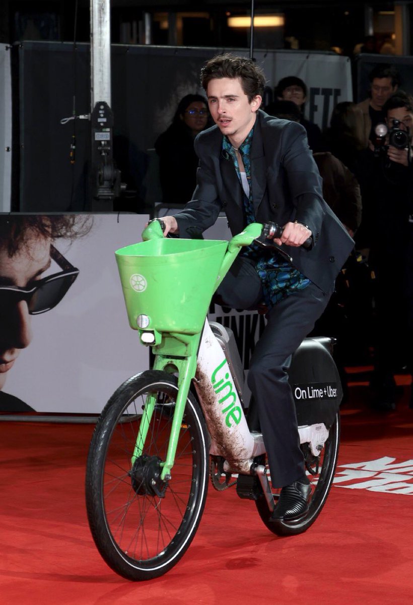 shessoamericana's tweet photo. All we need’s my bike and your enormous house https://t.co/zZc0X3v6x8