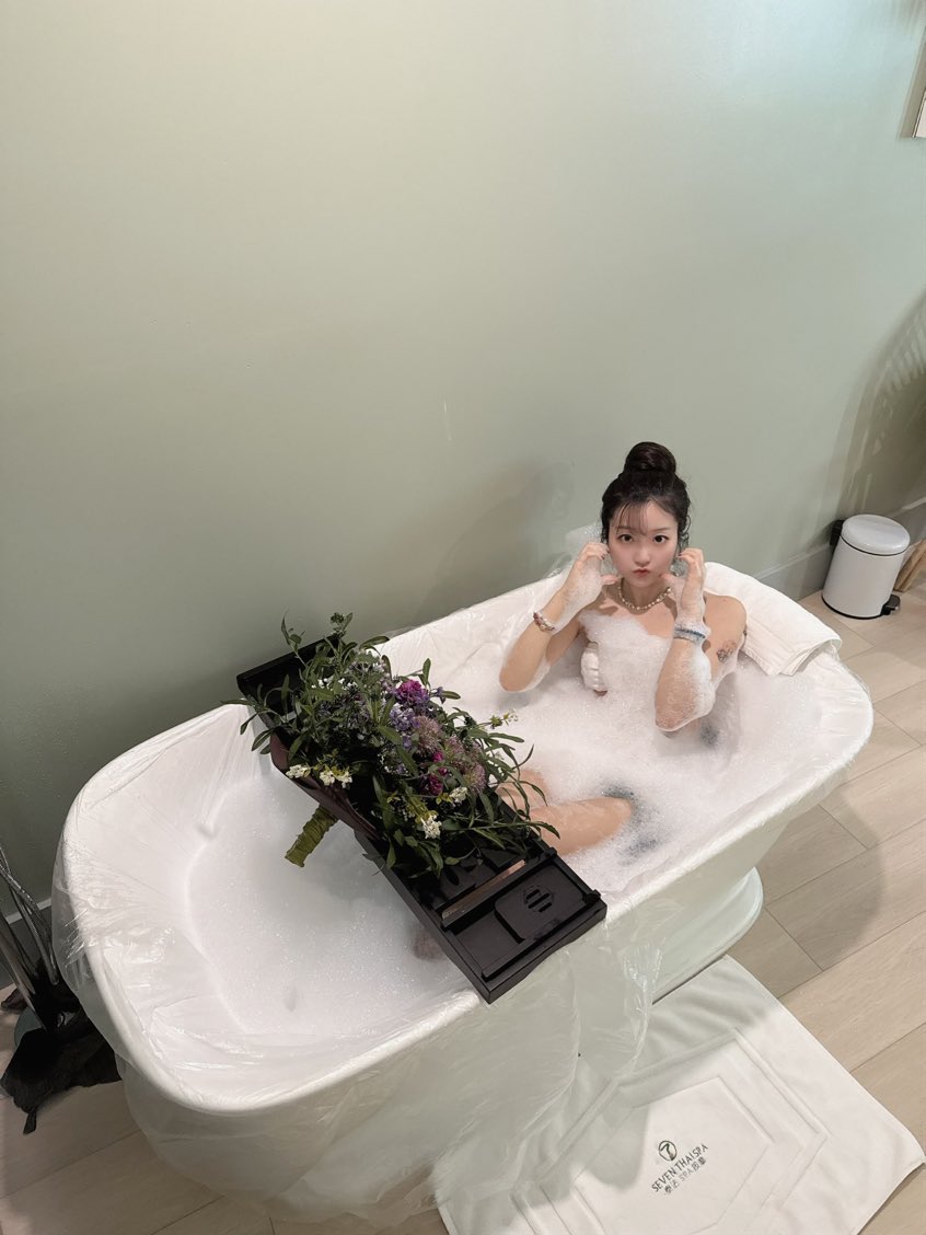SEVEN_THAI_SPA's tweet photo. 忙碌的生活，需要给自己一点喘息的时间。
在这里，让身心得到放松，让疲惫消散于温暖的指尖间。
专业理疗、贴心服务，每一刻都是为你的美好而定制。

✨静享一份宁静，感受从容优雅的自己。
📍[Seven Thai SPA]，期待您的光临！ https://t.co/W9ZbkmAbfn